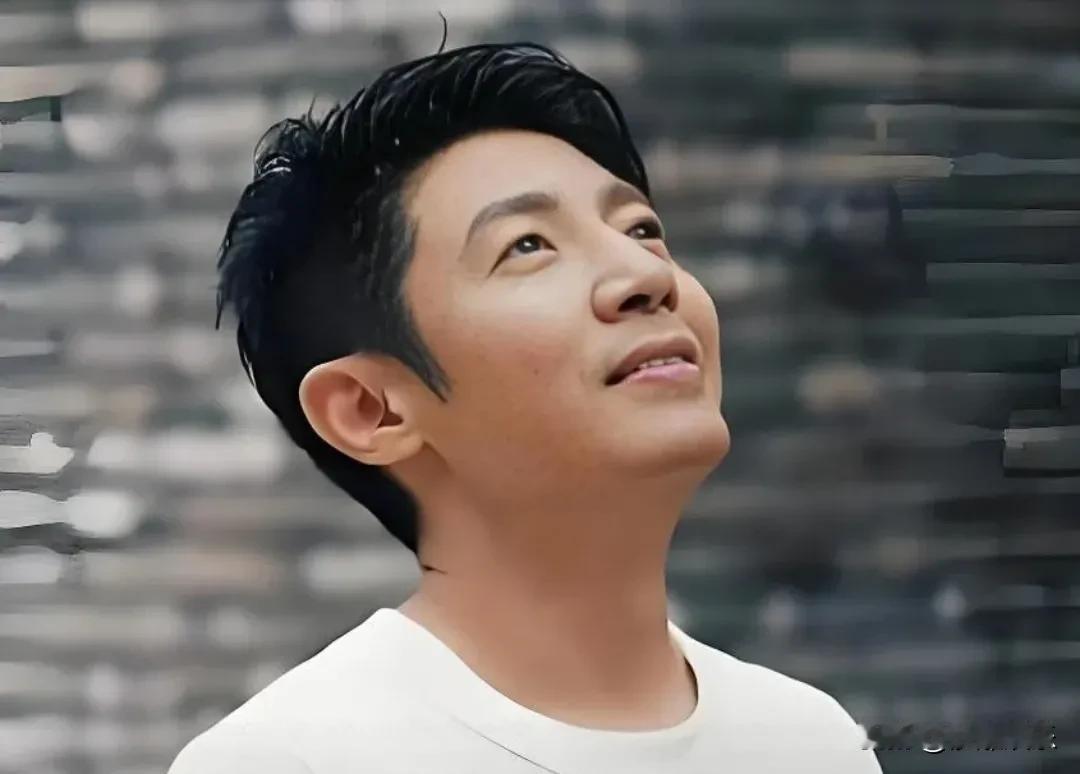 马凡舒“曝光”春晚后台：撒贝宁脑子是租来的不用还？小尼才是宝藏男孩都说春晚主