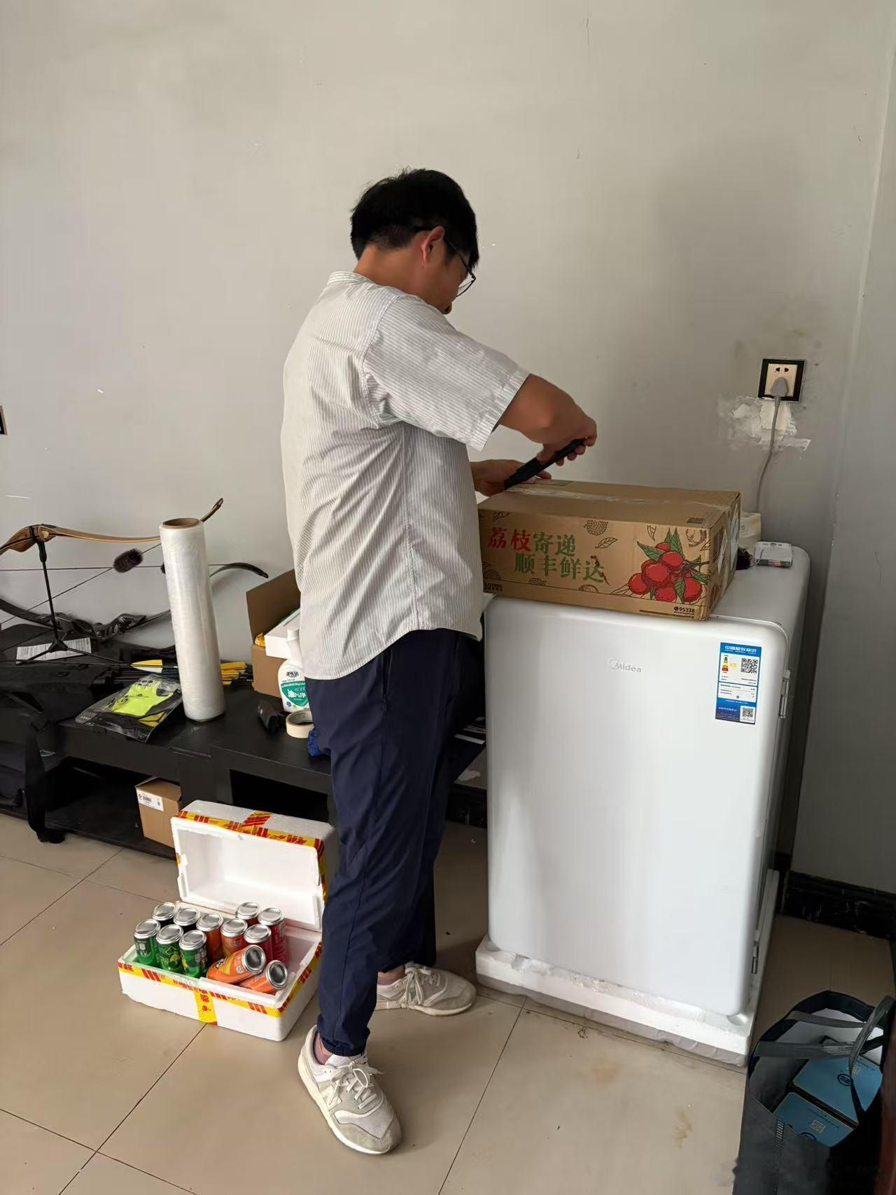 世界上有比荔枝更懂事的水果吗？甜度高，水分足，不用洗，剥了壳直接吃东风纳米从走荔