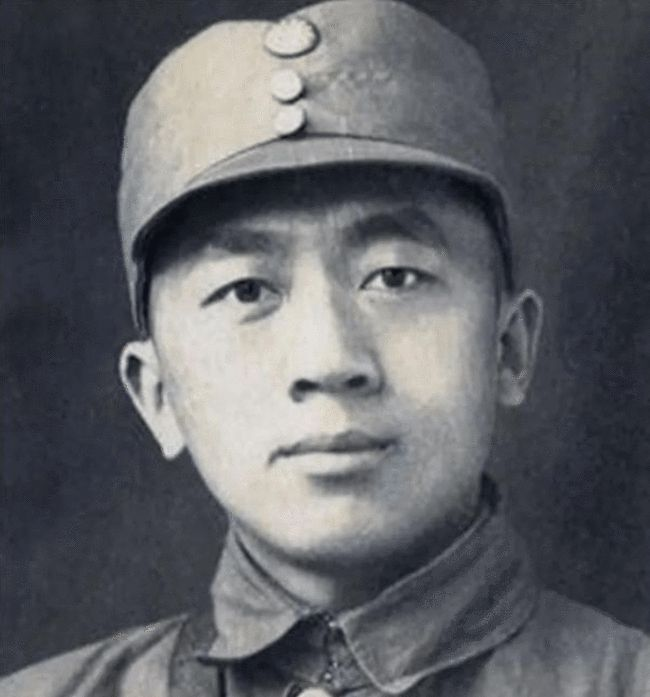 1942年，日伪军中将派人给粟裕送了一包烟，粟裕觉得很奇怪，可当他打开香烟后，不