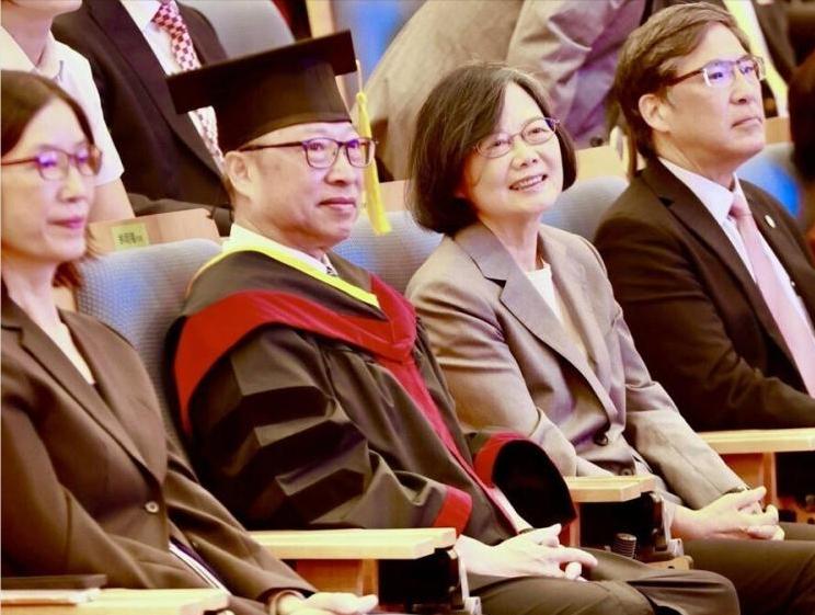 台民调：蔡英文是两岸谈判最合适人选台湾桃园市“国家”发展基金会发布的最新民意