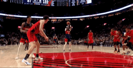 杨瀚森的微笑与淡定打了主裁判一记响亮的耳朵！对一个20岁的小伙就单这一点很多人都