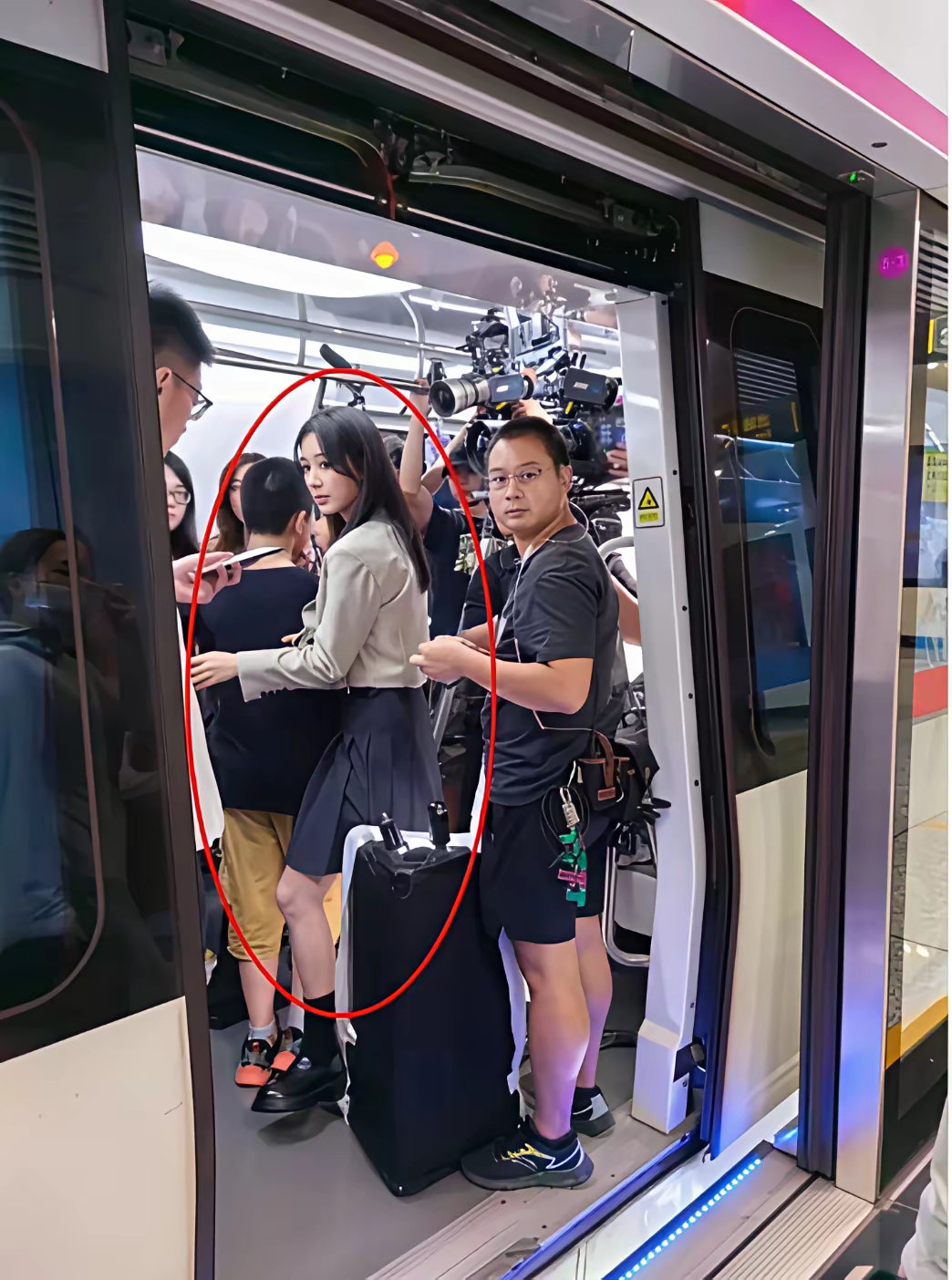 我去，，杨紫这脸没人讲的吗……​​​
