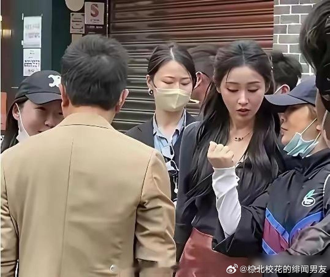 张天爱没了美颜滤镜，原来这才是明星最真实的状态。