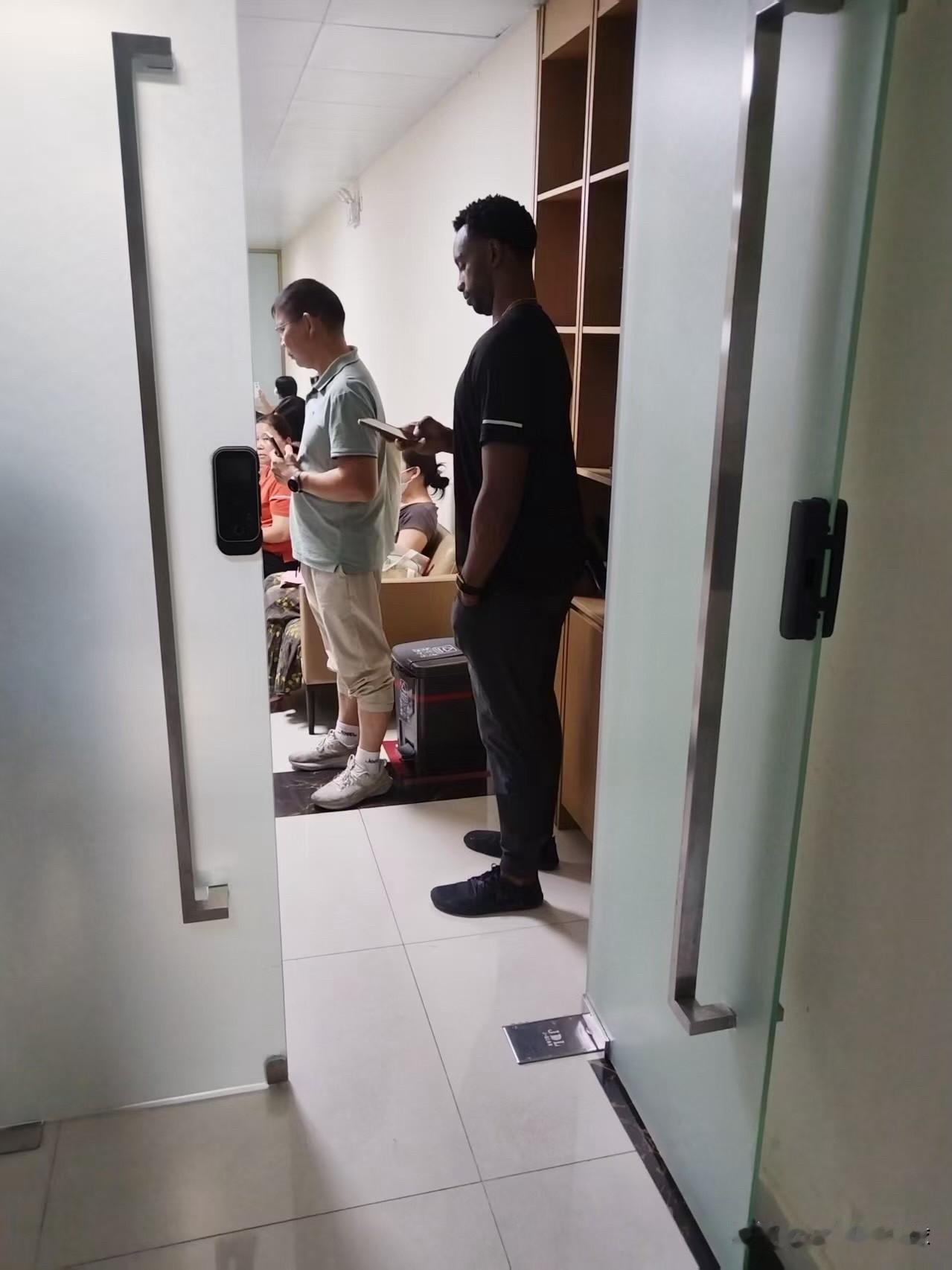 广东宏远男篮外援最新消息；弗格火线驰援！近日，据球圈赵探长透露，广东宏远连续拿