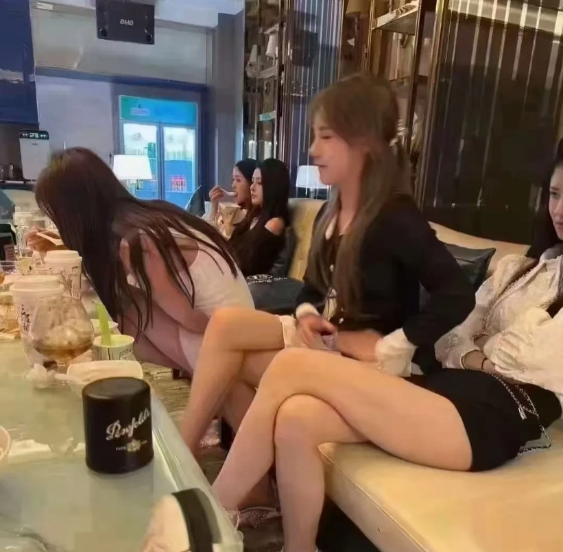 未来的社会，其实就是女性求着男性结婚，很多女性没有意识到的一点是，其实自身的婚恋