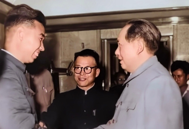 1959年，几名中央干部奉毛主席的命令寻找一个叫顾贵山的红军团长，然而他们四处打