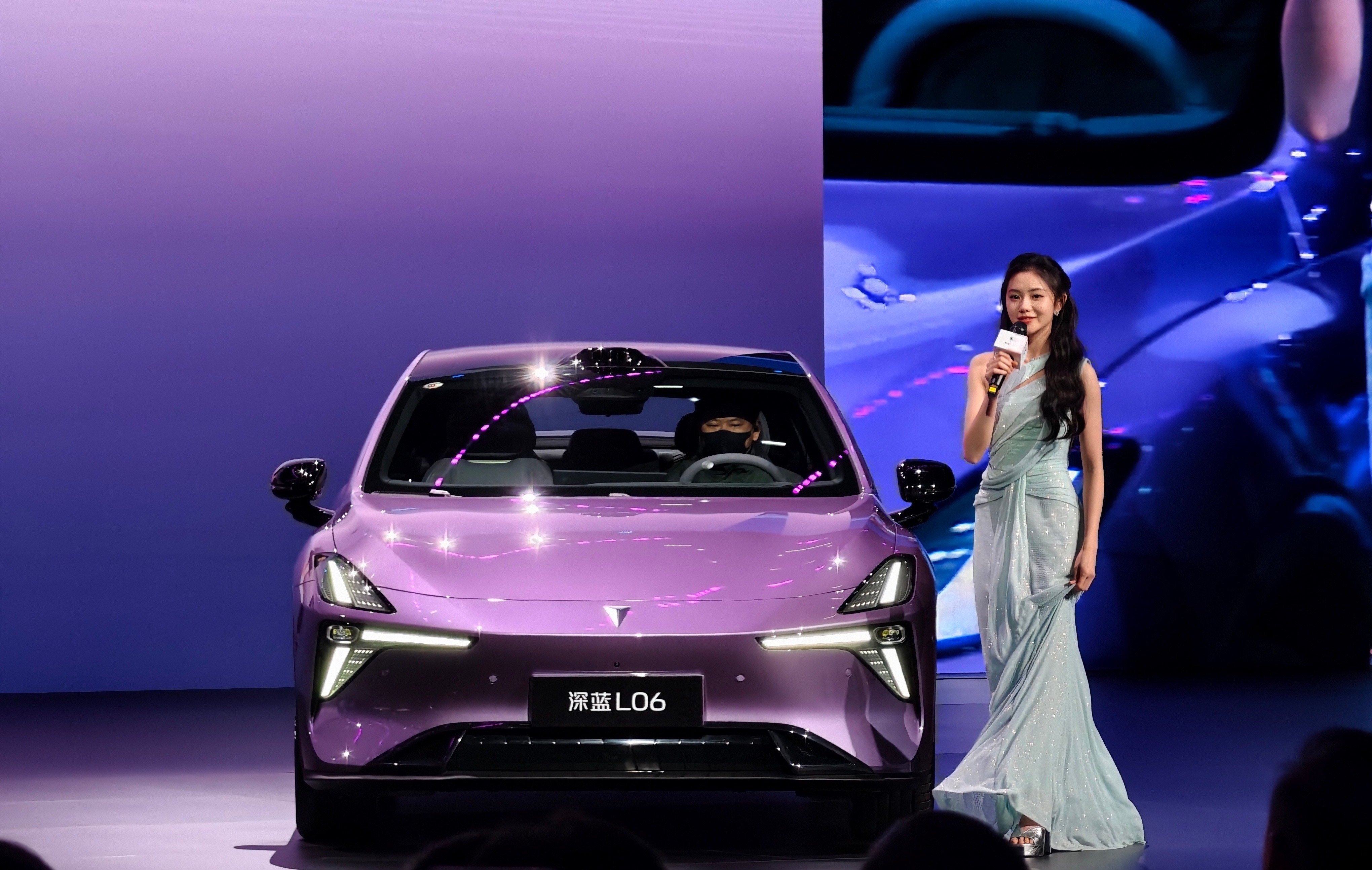 深蓝L06这次的配置确实有看点。全系直接标配了激光雷达和DEEPALADMa