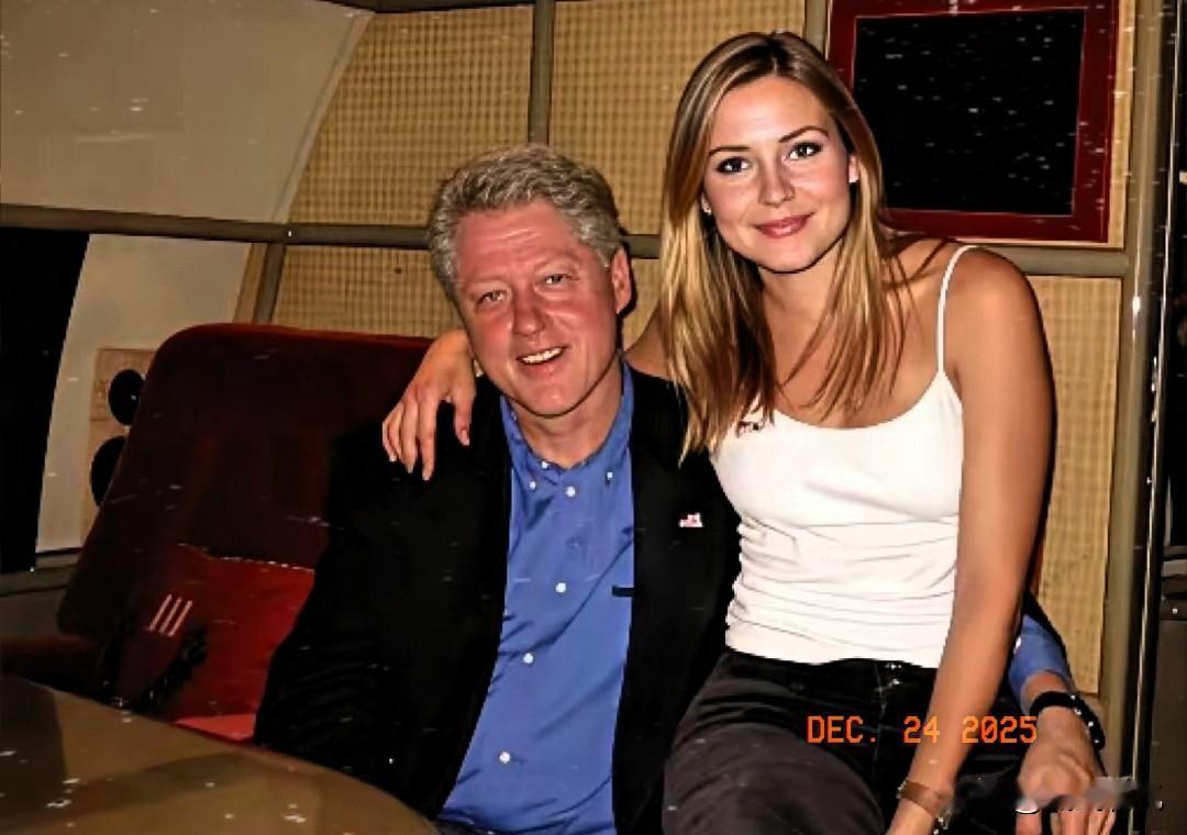 克林顿最近麻烦不小，他去过萝莉岛已经实锤，玩得很花也已经确认，让他恼火的是并不止