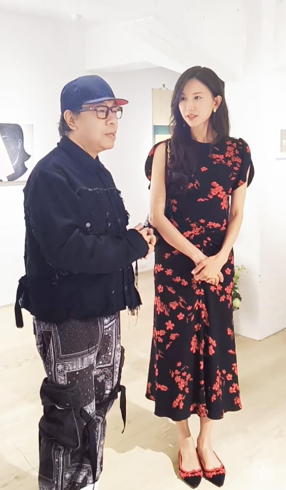 7月4日，林志玲继续支持蔡康永的东京个人展览会，她瘦到脱相了，居然是从小腿发现的