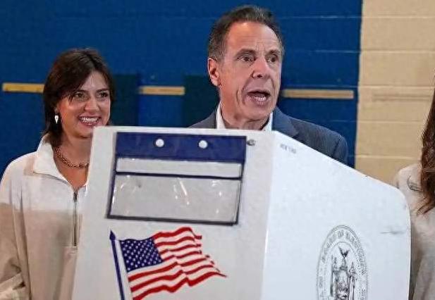 狠到没余地！美企停货+法案加码，芯片封锁再升级美光突然宣布停货两周，资本市场