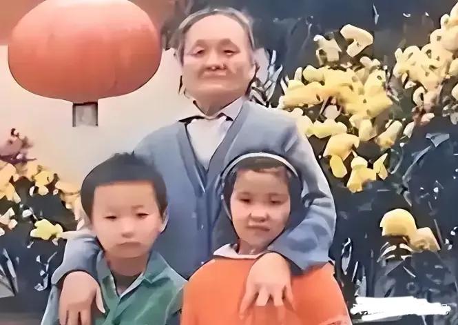 1966年，一对干部夫妻被带走，临走前他俩将保险箱的钥匙塞到了47岁保姆手中，红