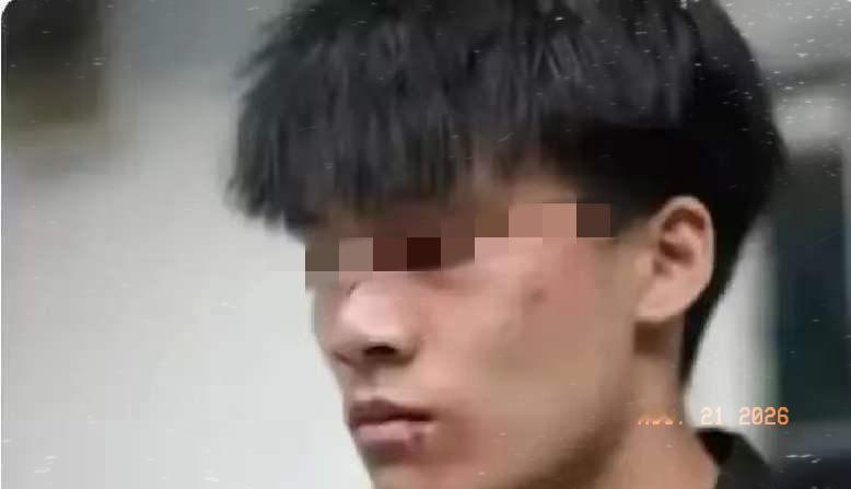 广东江门这名上门女婿估计这辈子都寒心了。仅仅是洗好的衣服忘了晾晒，妻子便当众