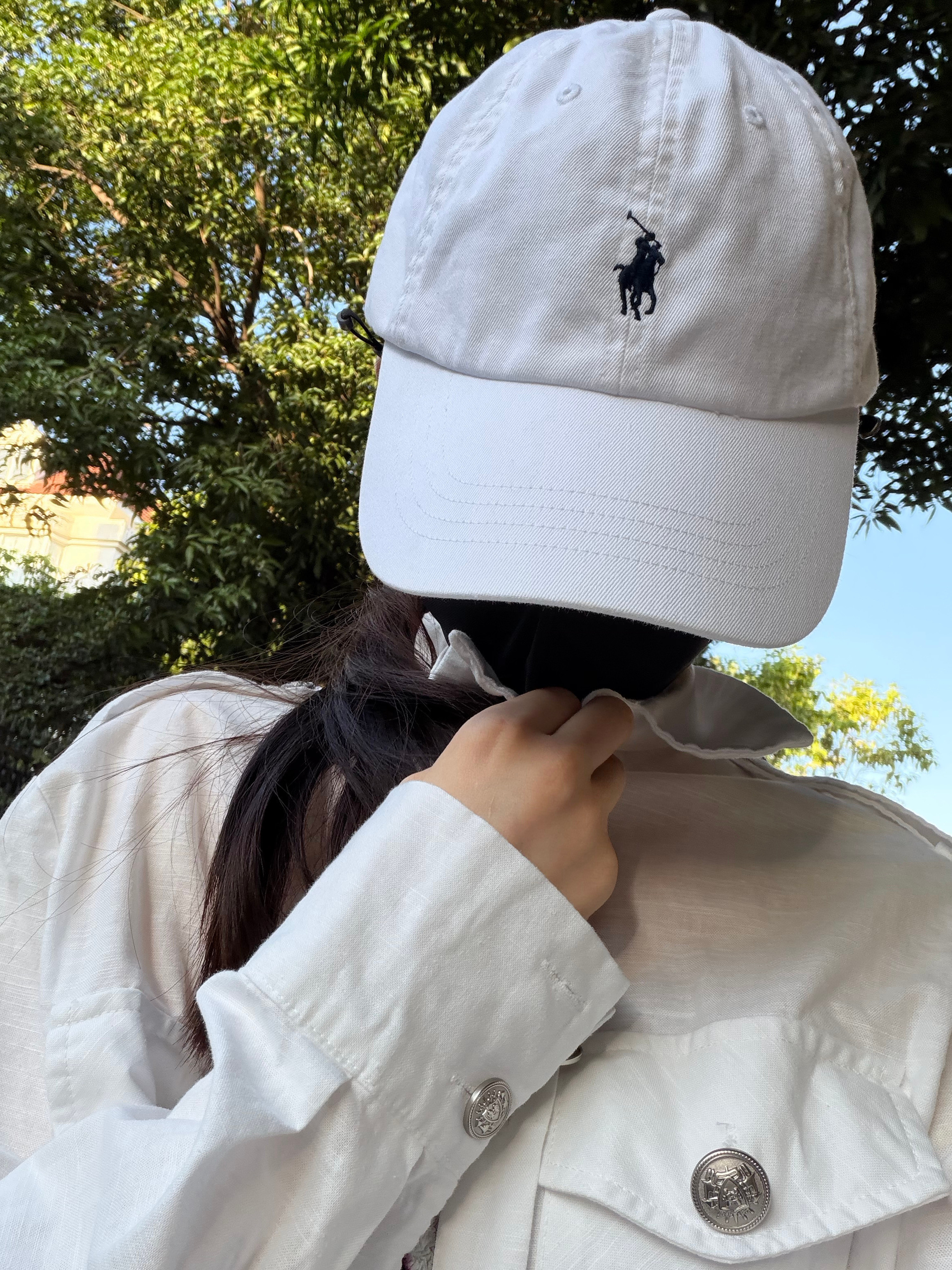 全副武装一家人出来遛娃了星星吃辅食后一天换两三套衣服