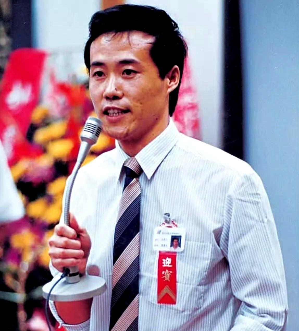 王石72岁谈品格，可还记得当年的王江穗？别被他现在的“人生导师”模样骗了。当