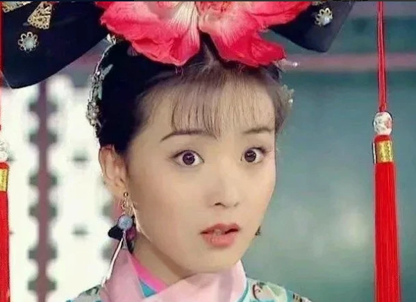 1996年，22岁的王艳嫁给了比她大11岁的富豪王志才，身价暴涨20亿。结果进门