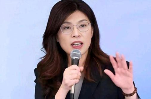 郑丽文公开表态不修改党纲反共条文6月16日，《联合早报》刊发相关报道，