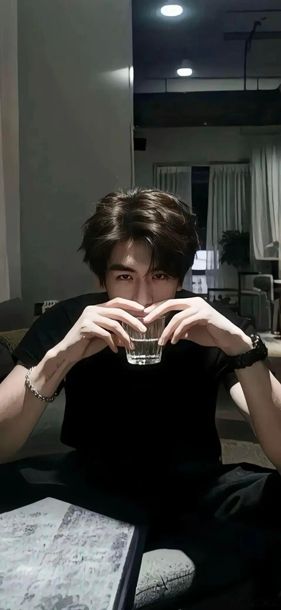 张凌赫张凌赫高清壁纸张凌赫｜