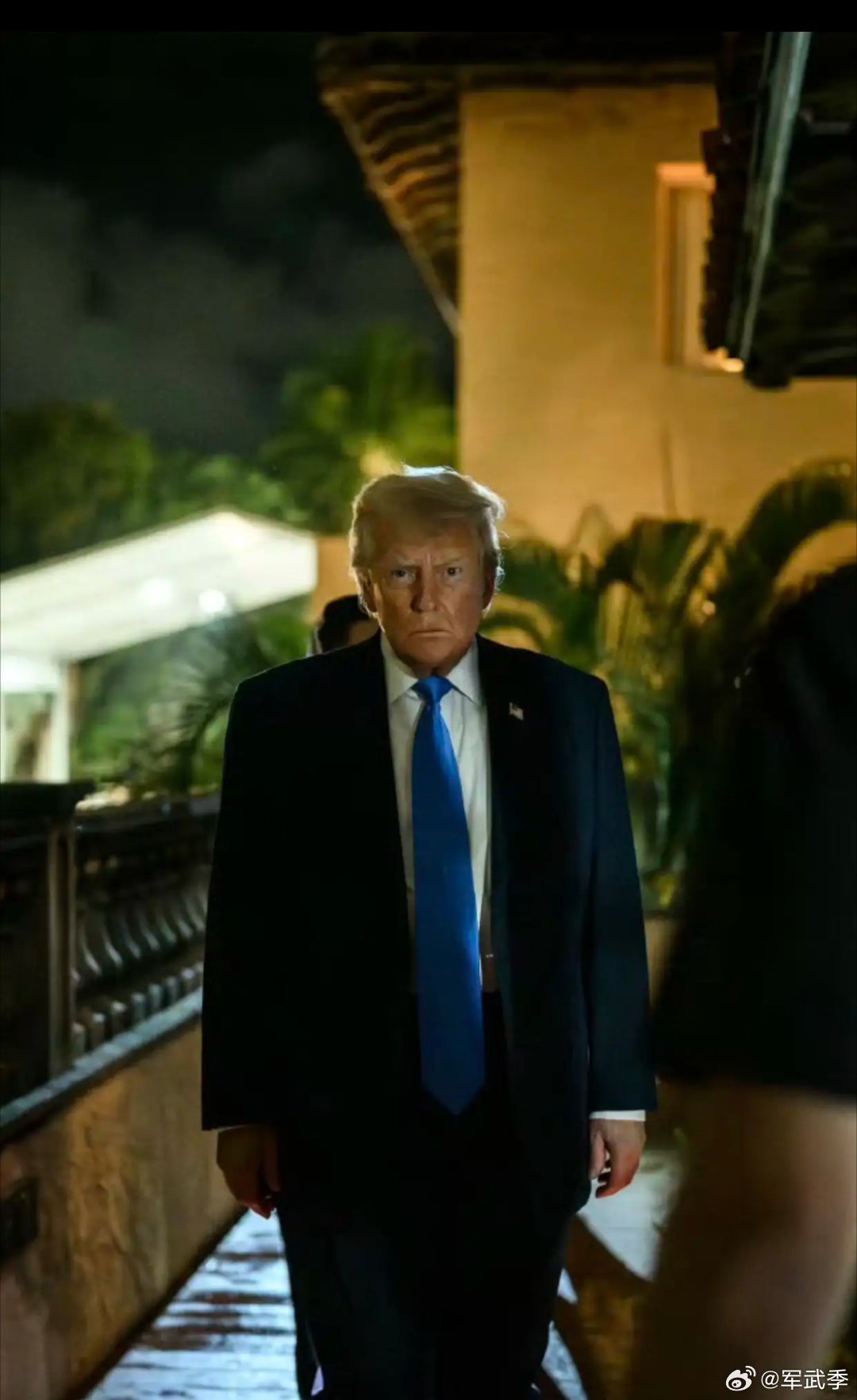 美国总统特朗普当地时间11月27日深夜在社交平台发文称，将永久暂停来自所有“第三