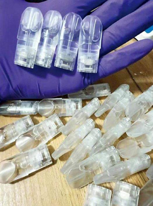 吉林一名22岁男子，在所谓“朋友”怂恿下，为追求刺激一次性服用12片右美沙芬，随
