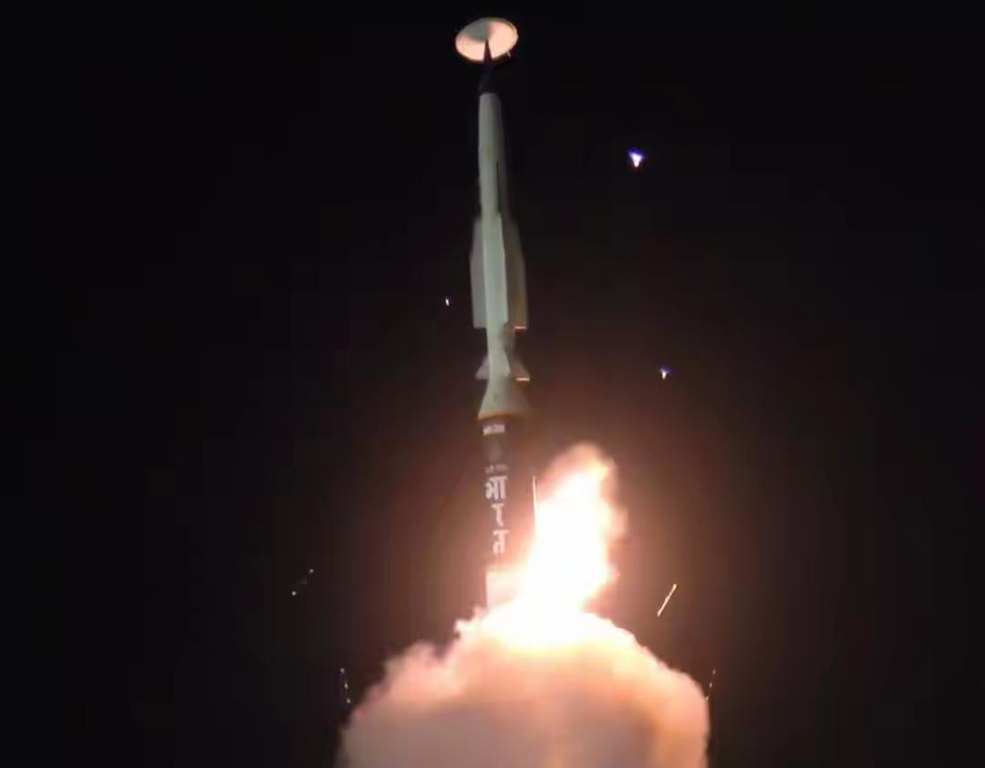 印度高调官宣“航母杀手”高超弹！1500公里射程+5马赫，A·普拉萨德·古