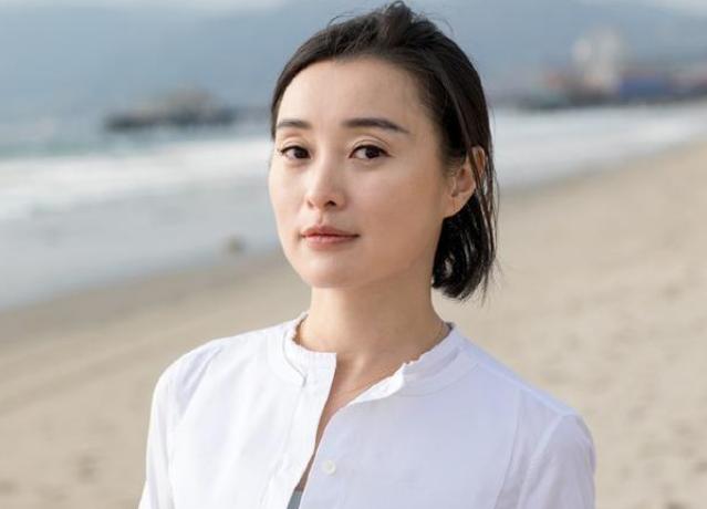 51岁的吴越以1280万元卖出松江区独栋别墅，随后拿出1120万元购入上海徐汇区