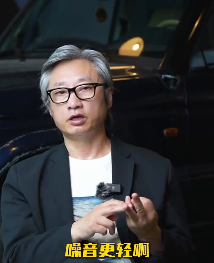 在路虎系列里边，我告诉你柴油车一共有几个版本。·四缸的柴油发动机有2.4和2