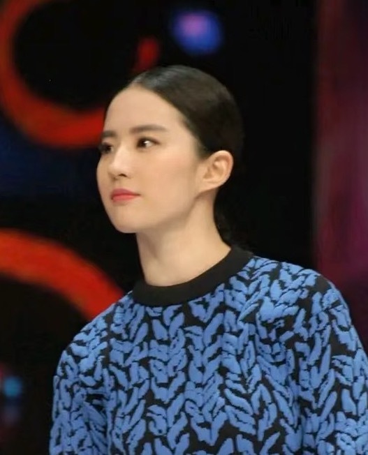 最考验女明星骨相的发型，谁没有抗住…