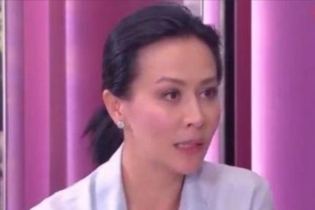 一次，谢娜想去刘嘉玲家参观，刘嘉玲委婉拒绝：“不太方便，给你看一下照片。”谢娜依