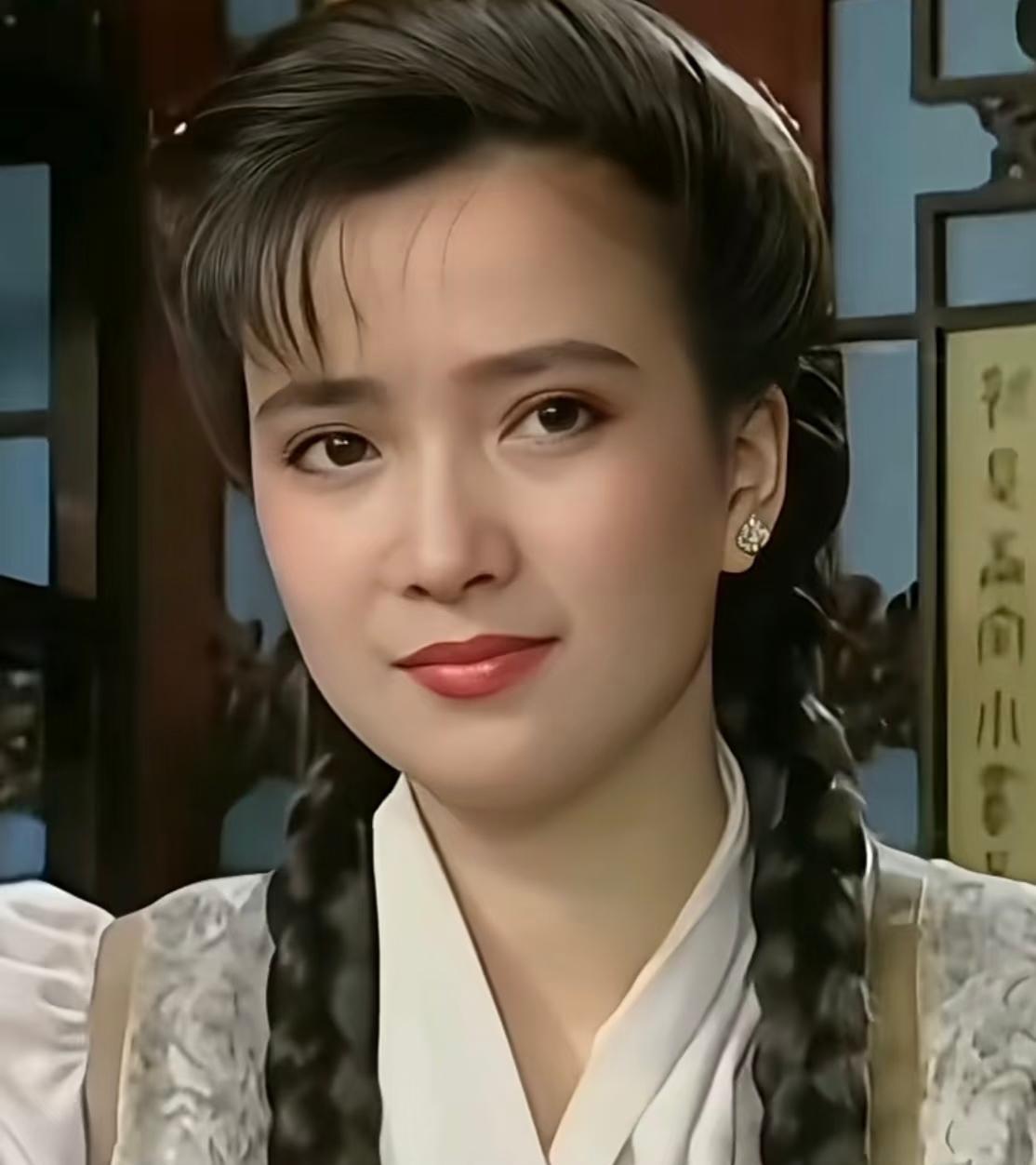 她没输给癌症。十年抗癌路，何晴撑到儿子成年，拍完《女医明妃传》。你记住她是四