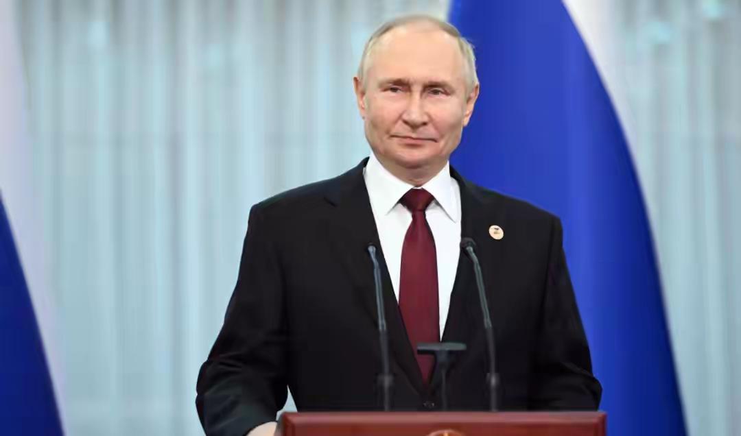 俄军彻底不再留手！彻夜狂炸乌港口铁路，北约军援全堵在路上，战局彻底变天炮