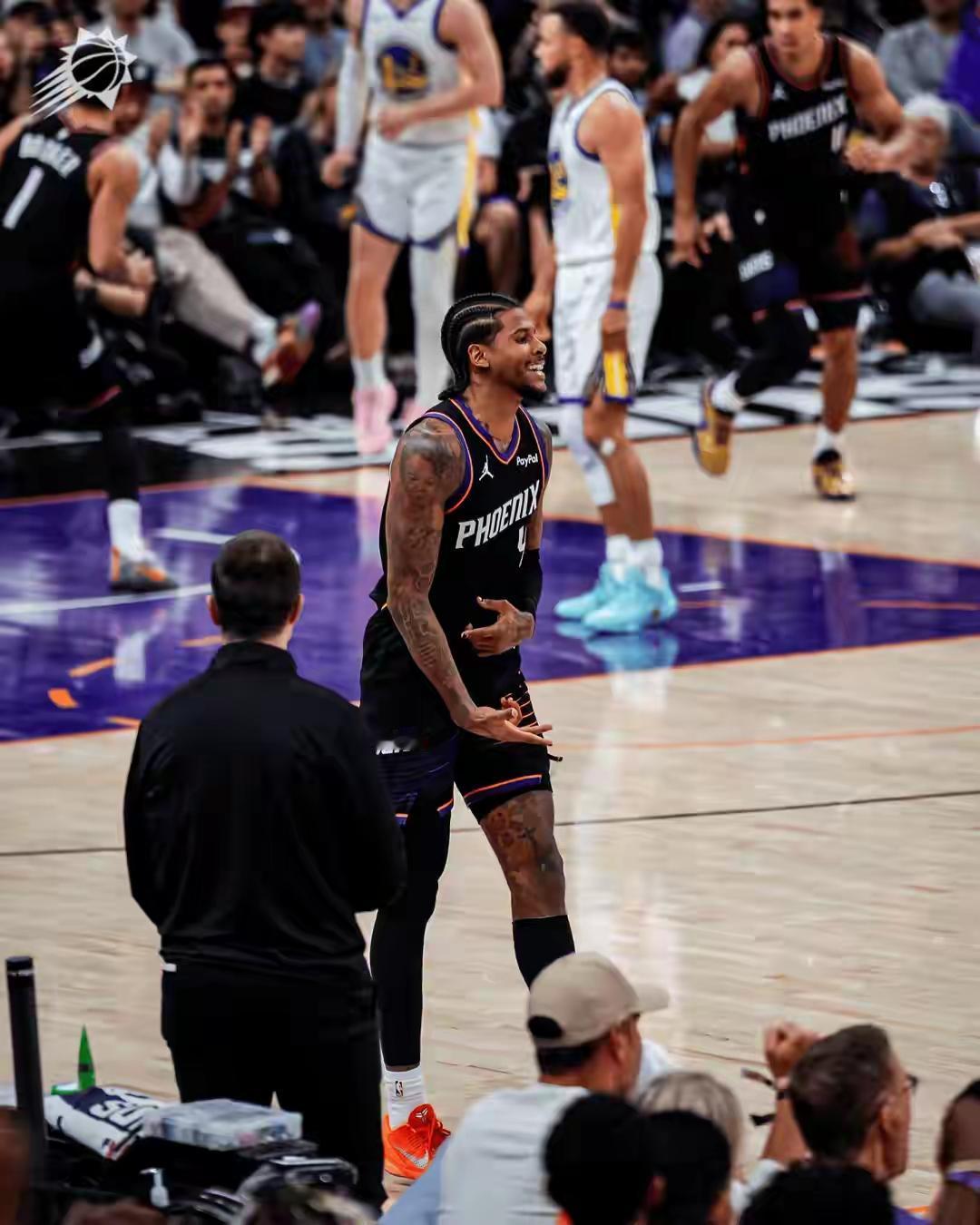 勇士可以考虑重建了，放弃续约波神，交易穆迪，清理球队空间了。一、勇士的到期合同