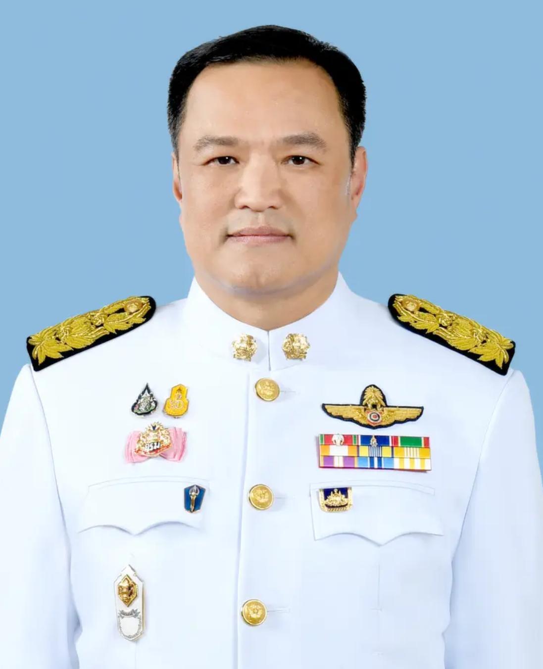 快报，快报！！泰国新总理阿努廷的国会首秀，把半年来的政事账摊开一算这笔联盟买
