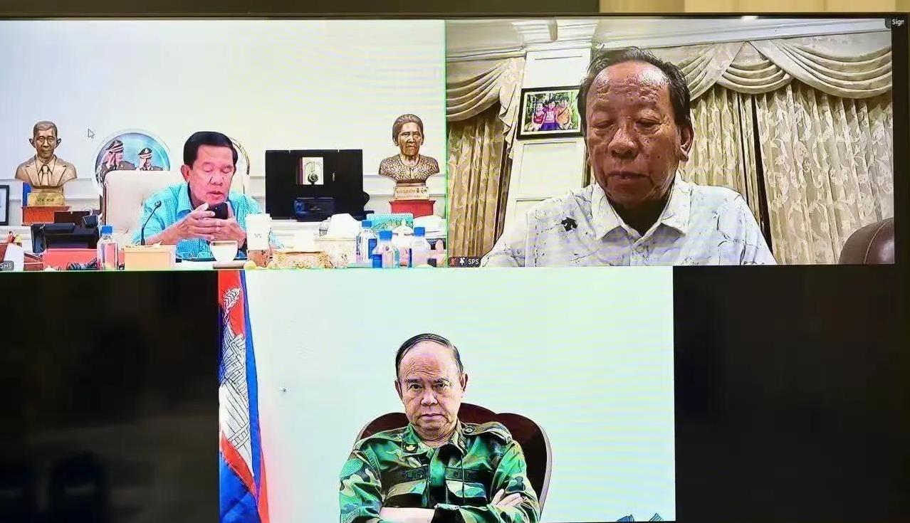洪森昨夜召集柬埔寨高级将领开视频会议，参会人员有迪班和陆军司令毛索潘、总司令冯披