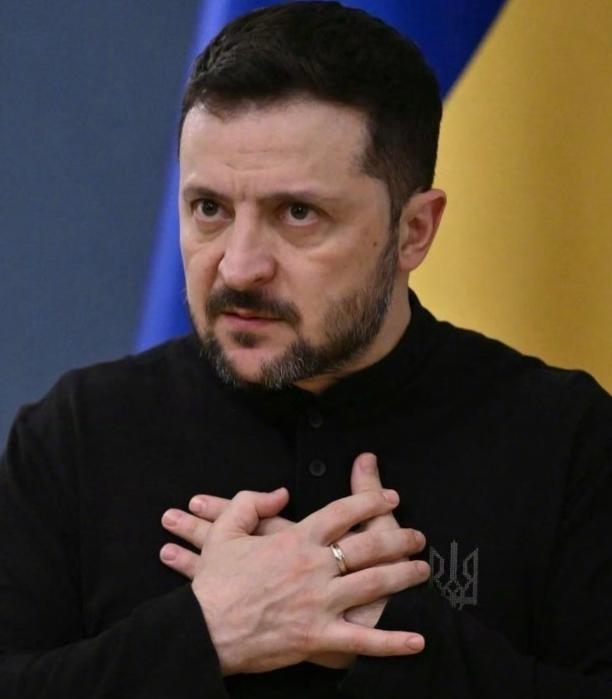 美国看懂了，俄罗斯也看懂了，俄乌冲突之所以不结束，最大的障碍其实就是泽连斯基，此