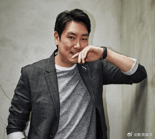 据韩媒，12月6日，赵震雄通过经纪公司发布声明，为自己过去的行为道歉...