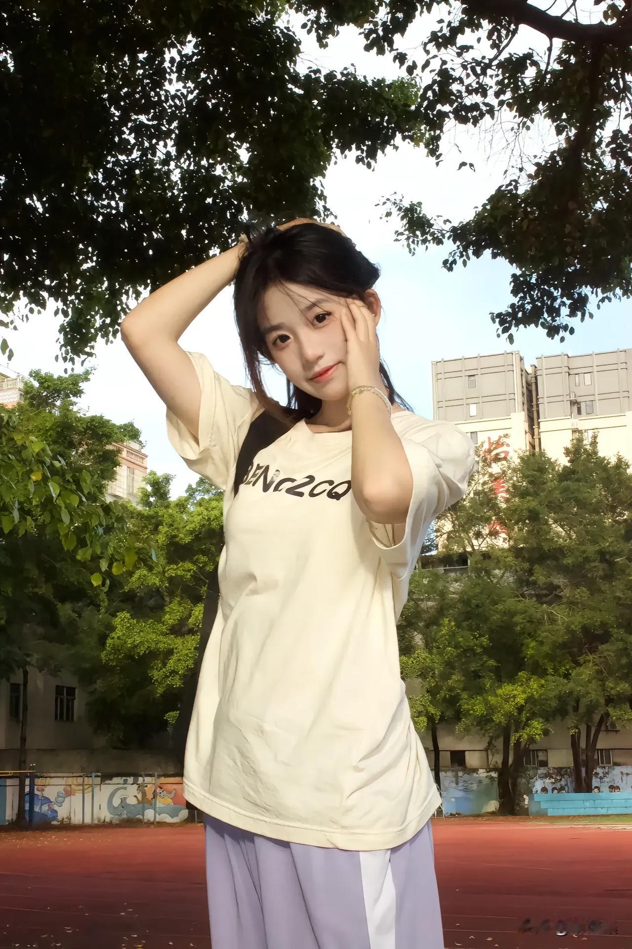 校园少女风，青春洋溢的校园生活