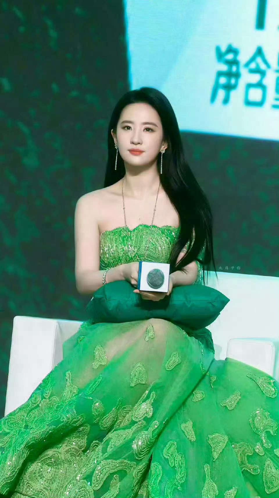 刘亦菲又自己乱剪头发了刘亦菲绿野仙踪🍃