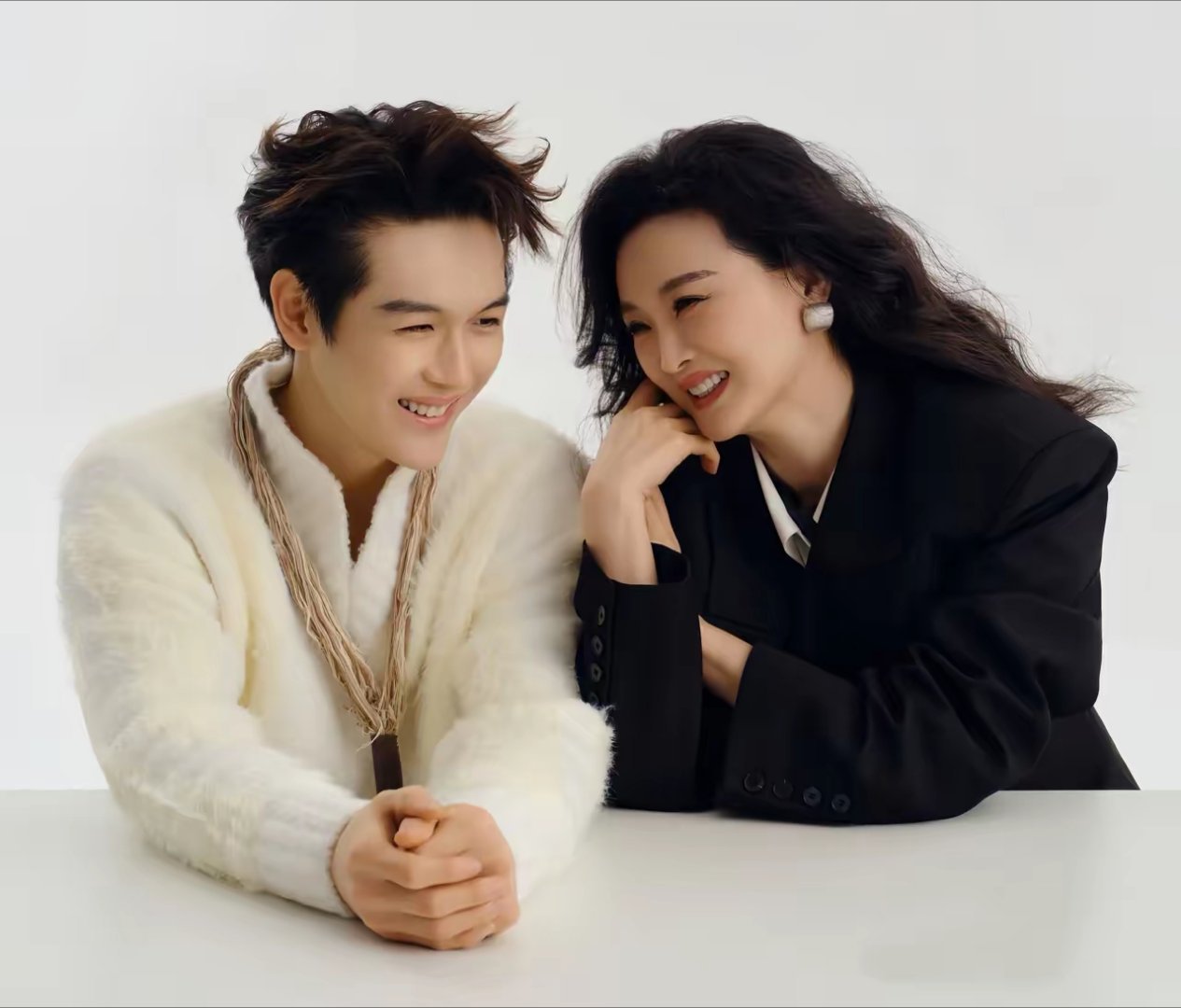 看到王艳和儿子合拍大片，有件事我很疑惑，球球是怎么考上北大的？查了一下才明白，原