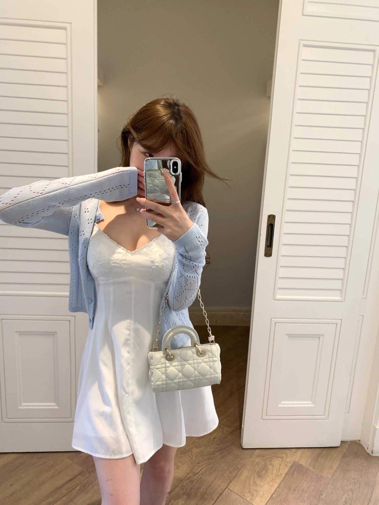 搭白色吊带穿都很好看的两个色本来天气变热了还纠结要不要出毛织开