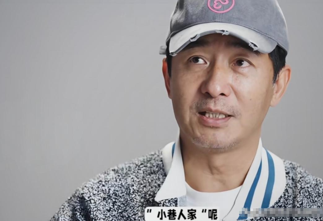 演员郭晓东说：“最近这些年，我很少回老家，但每次回去，我妈都会告诉我，你去谁家看