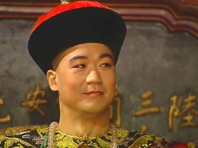 在清宫剧里，刘罗锅和乾隆下棋、对对子、斗嘴，总能用机智化解危机，把乾隆拿捏得服服帖帖。这些桥段全是虚