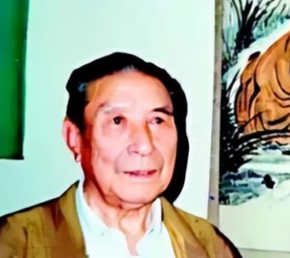 1939年，一地主将300名八路军接到家中休养，谁料，却被1200名日军包围，一