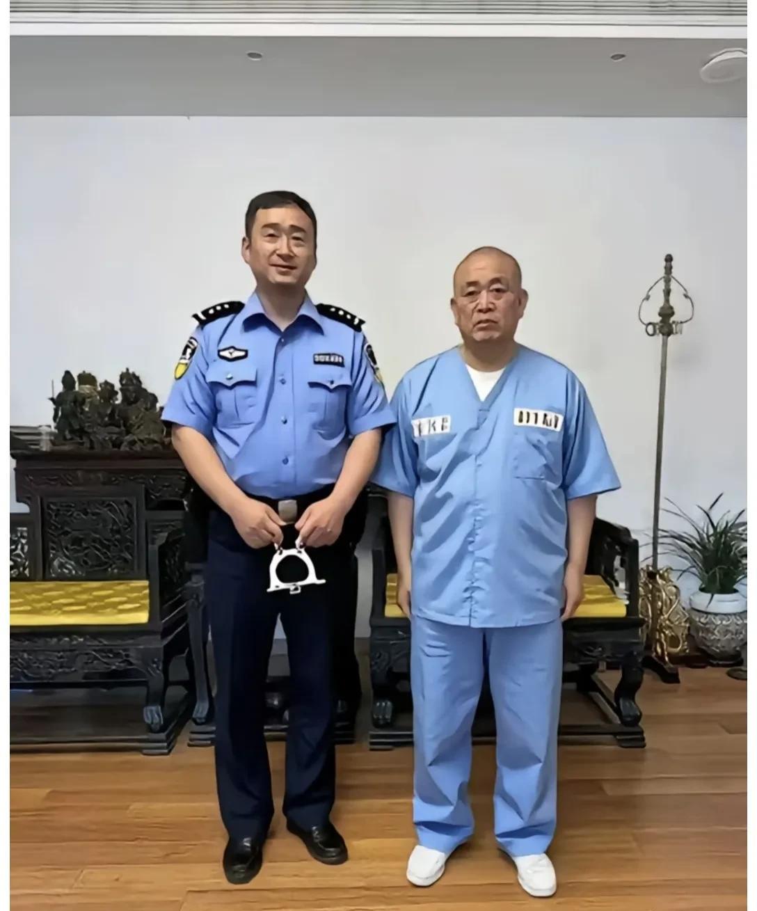 释永信变刘应成，这样看顺眼多了你说为什么这么胖，少林寺不要挑水，不要练武打坐吗