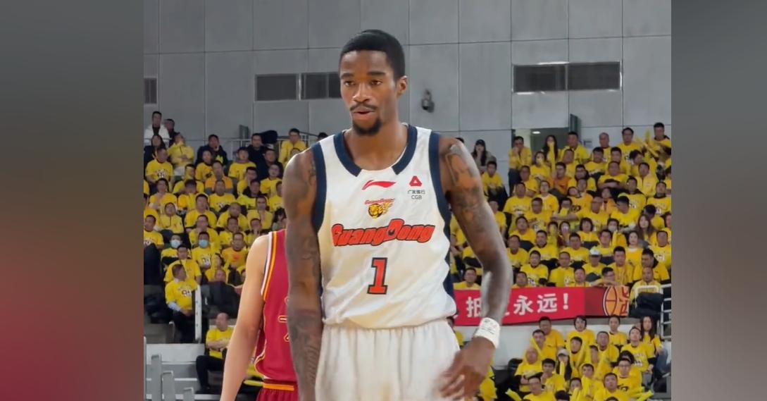 萨姆纳措手不及！近日不少媒体人爆料，广东男篮正和NBA顶级后卫卡梅隆-托马斯