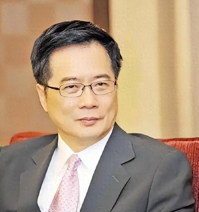 这反转惊掉下巴！蔡正元博士这腰杆子算是彻底挺直了，反倒是那个当初要把他往死里整