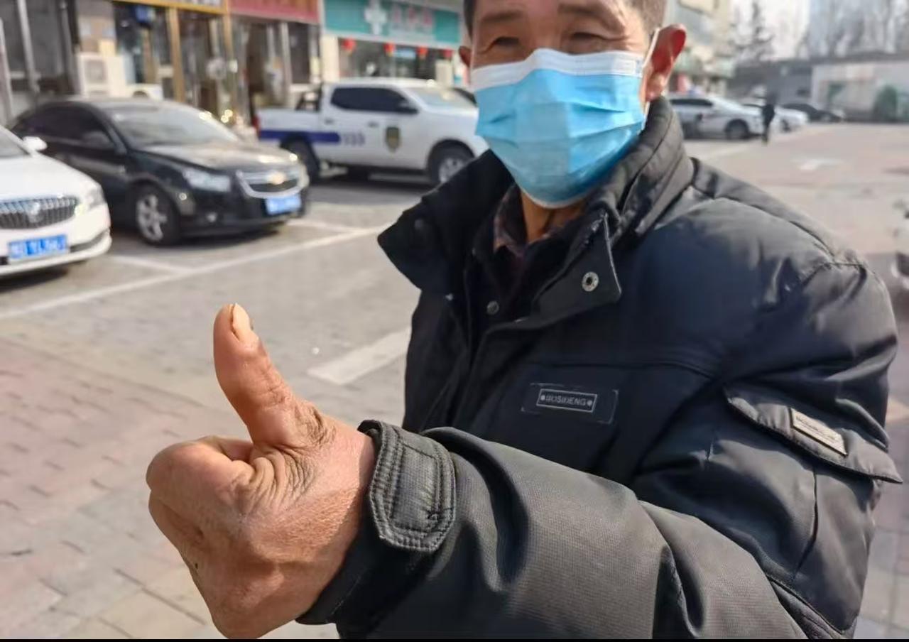 这事儿听得我后脊背发凉，医生为了拿20%的回扣，骗病人花10万块钱买昂贵的吻合器