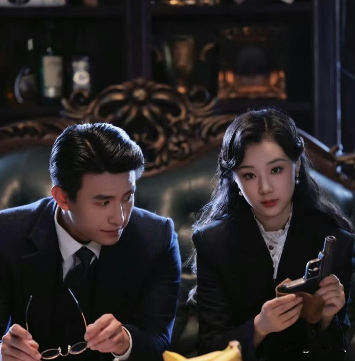 王小亿为戏暴瘦12斤，郭宇欣靠甜笑圈粉破亿！短剧圈也逃不开‘努力干不过玄学’