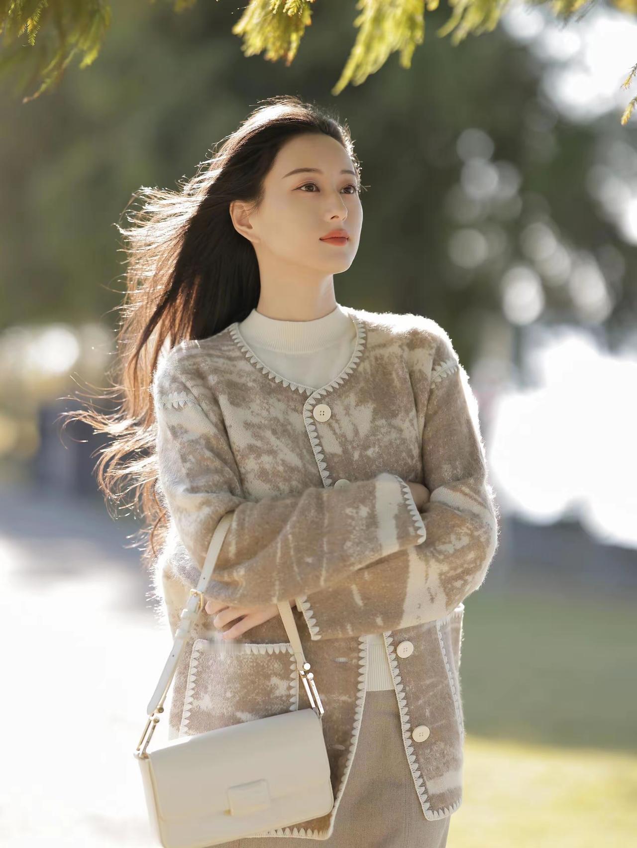 人生在世，有时去笑笑人家，有时给人家笑笑。