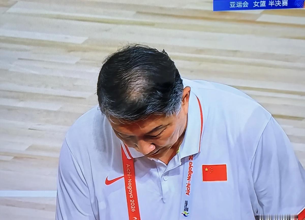 最后两分钟的混乱，一个战术犯规的争议，谁该为输球负责？中国女篮输给韩国那场球，