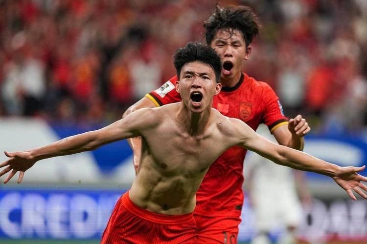 U23亚洲杯中国队最强11人来了：门将：李昊。后卫：胡荷韬、吾米提江、刘浩帆